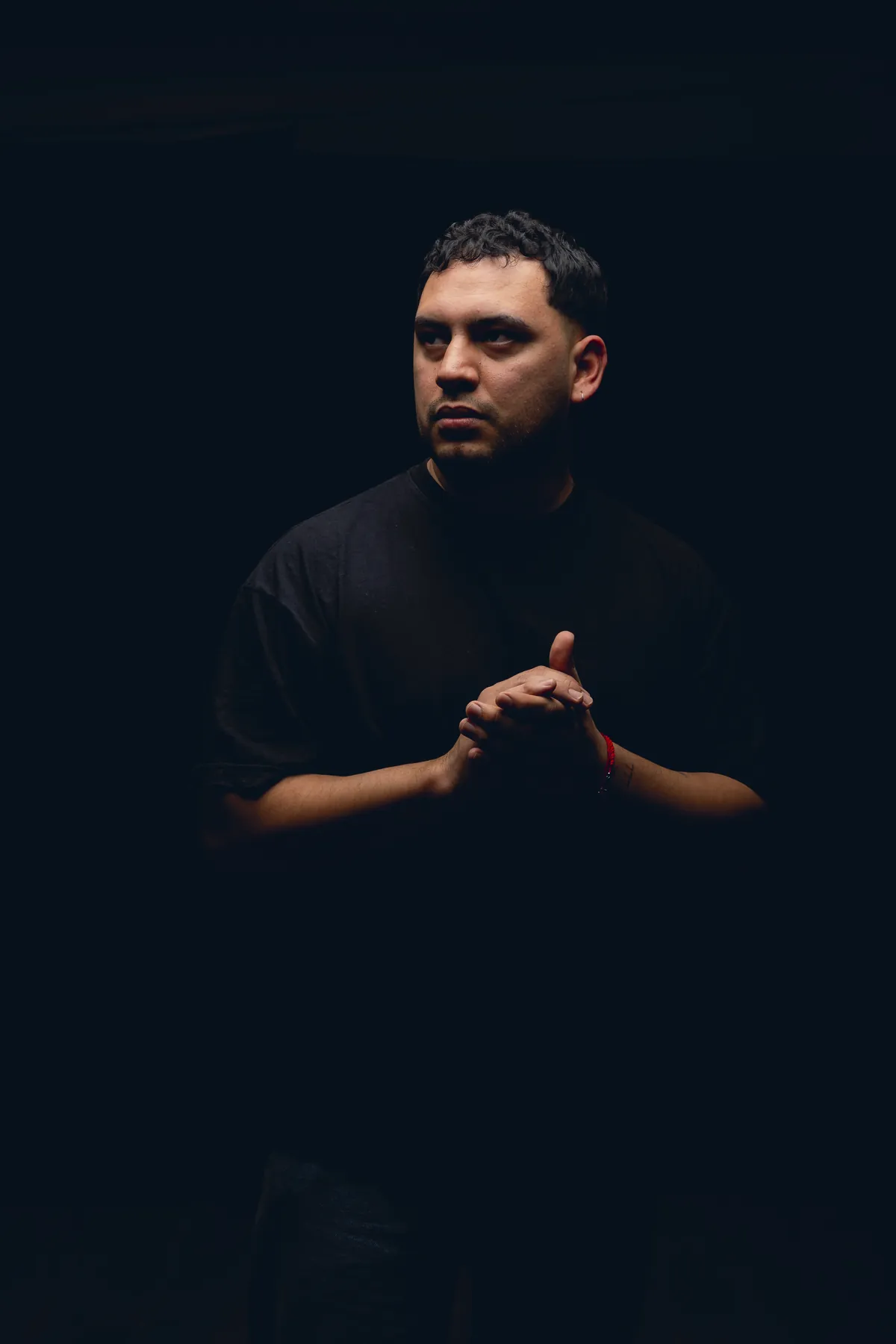Retrato de Augusto Aguirre en estudio